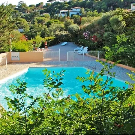 Studio Bord De Mer, Terrasse Vue Mer, Piscine Apartment *